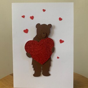 Urso com coração Cartão de Dia dos Namorados feito à mão, Cartão de felicitações 3D, Cartão reciclado