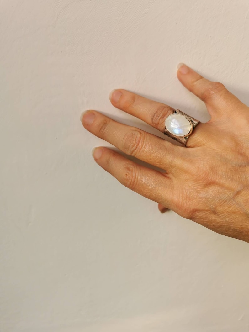 US 6 34 UK size N Sterling silver Rainbow Moonstone ring