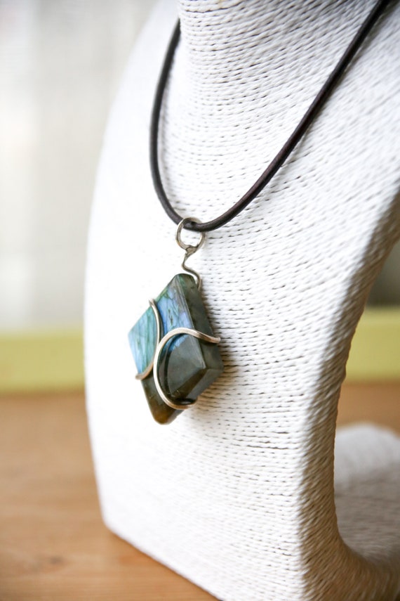 Breathtaking labradorite circle in sterling silver pendant