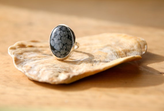 Beautiful Snowflake Obsidian ring, sterling silver, size O 1/2 (UK)