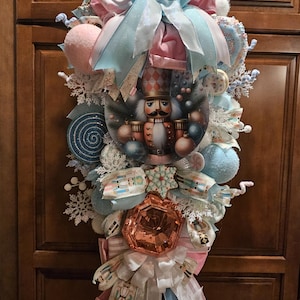Nutcracker Wreath - Nutcracker Candy Christmas, Nutcracker Decorations, Candy Wreath, Pastel Nutcracker Wreath, Pastel Christmas