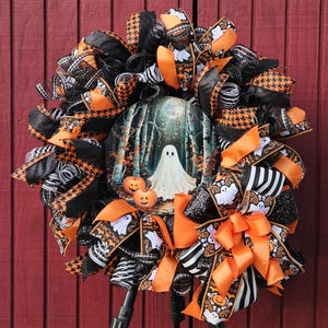 Halloween Ghost Wreath, Front Door Wreath, Ghost Wreath, Spooky Wreath, Halloween Decor, Porch Decor, Wall Hanging.