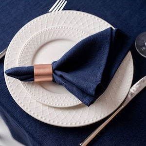 Navy blue linen napkins. Softened linen napkin set. Wedding napkins. Dinner napkins. Cloth napkins. Handmade table linens