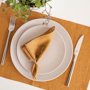Mustard yellow linen placemats. Set of 2, 4, 6, 8, 12 placemats. Kitchen table linen. New home gift. Natural home décor.