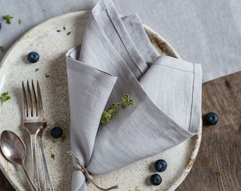 Hellgraue Leinenservietten. Serviettenset aus weichem Leinen. Hochzeit Servietten. Dinner Servietten. Cocktailservietten. Stoffservietten. Handgemachte Tischwäsche