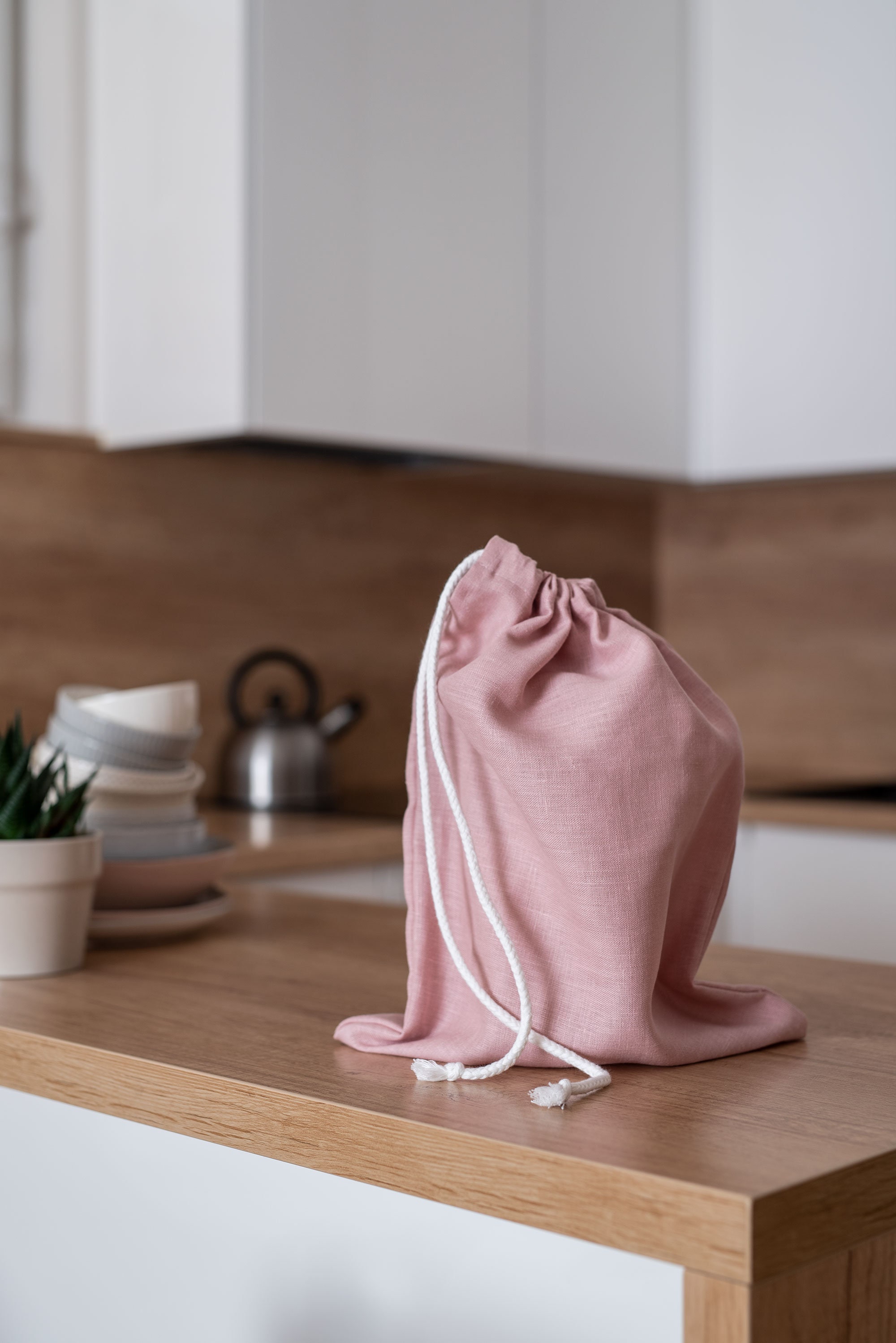 sac à pain en lin réutilisable. sac de conservation des aliments zéro déchet. cordon rose poudré. stockage durable aliments. linge cuisine naturel