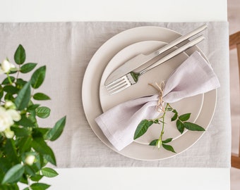 Tovagliolo di lino grigio chiaro, decorazione rustica per la tavola