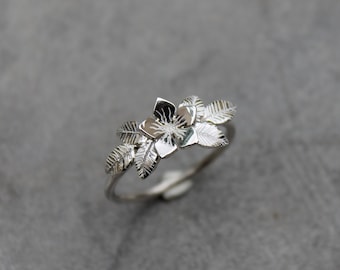 Silver flower and leaves ring