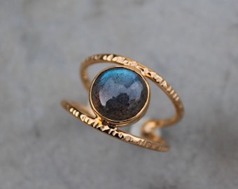 Bague réglable martelée et labradorite