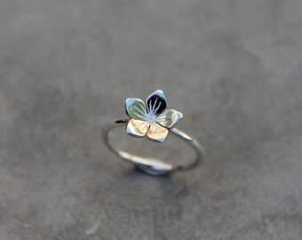 Silver flower ring
