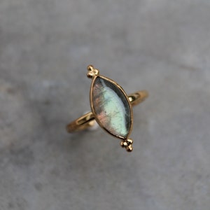 Adjustable gold-plated and labradorite ring