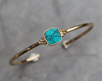 Adjustable gold-plated and turquoise bracelet