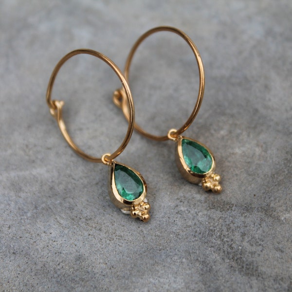 Fine gold-plated and emerald earrings