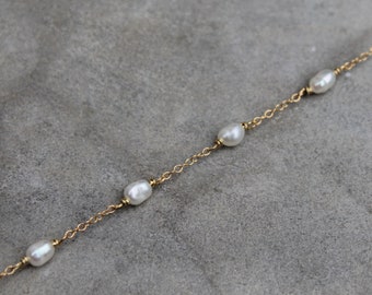 Gold-plated bracelet and freshwater pearls