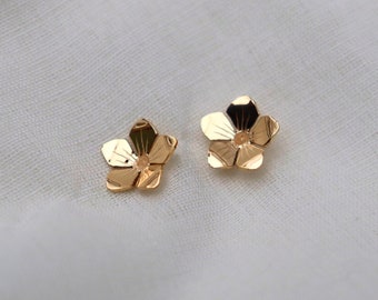 Gold-plated flower earrings