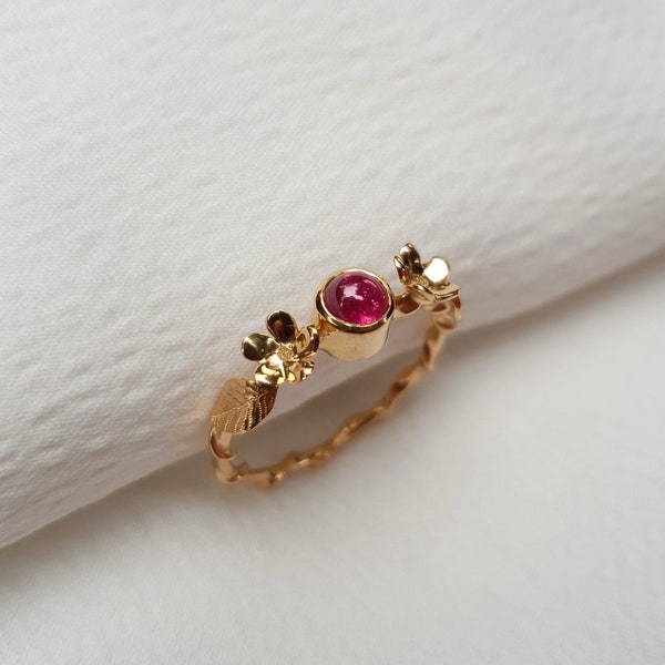 Bague couronne de fleurs et rubis