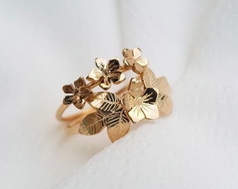 Flower and leaf ring