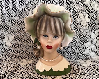 #3905 コロニアル・レディ 磁器製 壁掛けポケット花瓶 日本製 1950年 魅力的なヴィンテージヘッド花瓶 壁掛けポケット 7 1/4インチ 大型