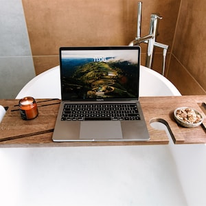Nordic Oak Bathtub Tray with Wine & Phone Holder