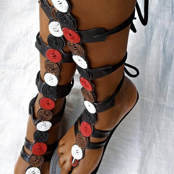 EN SOLDES! Sandale de gladiateur africain/sandales/Sandales pour femmes/Sandales Boho/Sandales d'été/Sandales en cuir/ Sanda Maasai/ gladiateurs longs