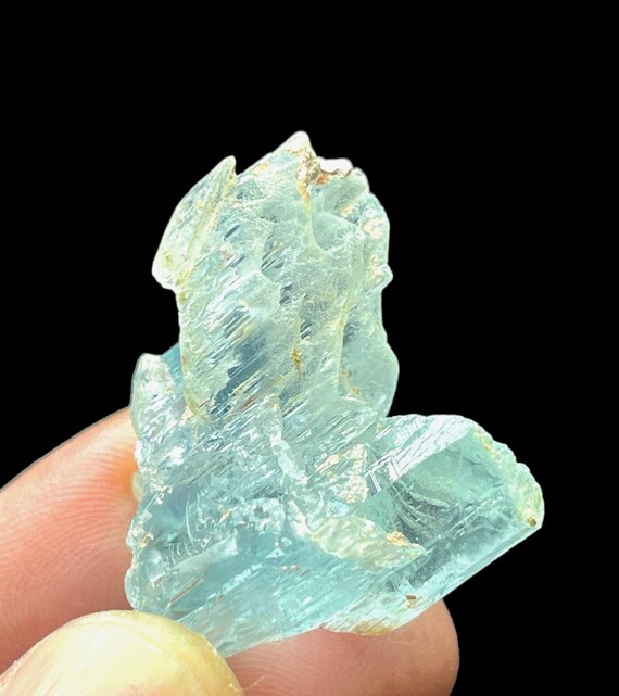 エッチング加工アクアマリンクリスタル：パキスタン・シガール