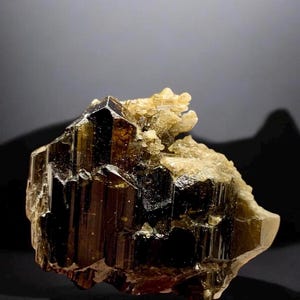 25Gramm Epidot Kristalle auf Matrix aus Skardu Pakistan