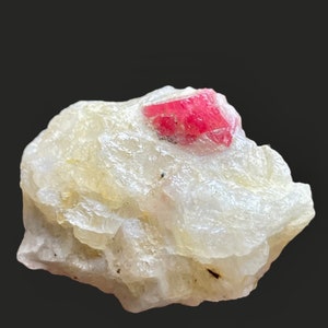 14 Grams stunning Red spinel crystal on matrix from HUNZA valley, 31*23*14 mm