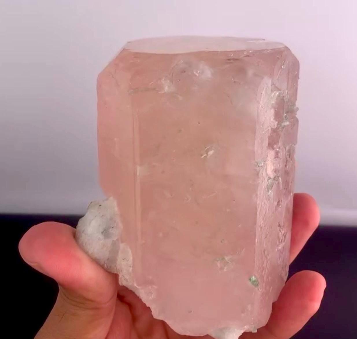 パキスタン　ギルギット産　No1170 Natural Morganite Crystal With Tourmaline From Kunar