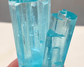 アクアマリン・ヘルデライト・ショール水晶クラスター：パキスタン