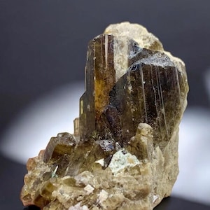 Schöne Kristalle auf Matrix aus Skardu Pakistan, 16 Gramm, 36 x 30 x 13 mm