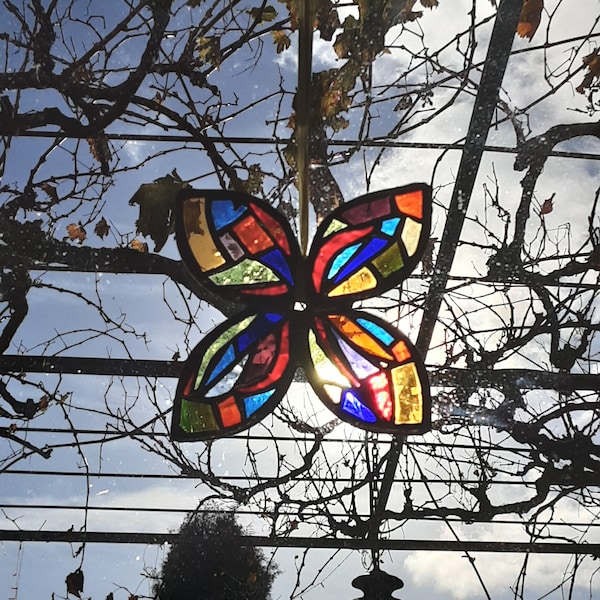 Multicolored Tiffany stained glass pendant light measuring 14 cm side. Unique, original handmade model at a low price to offer for Mother's Day