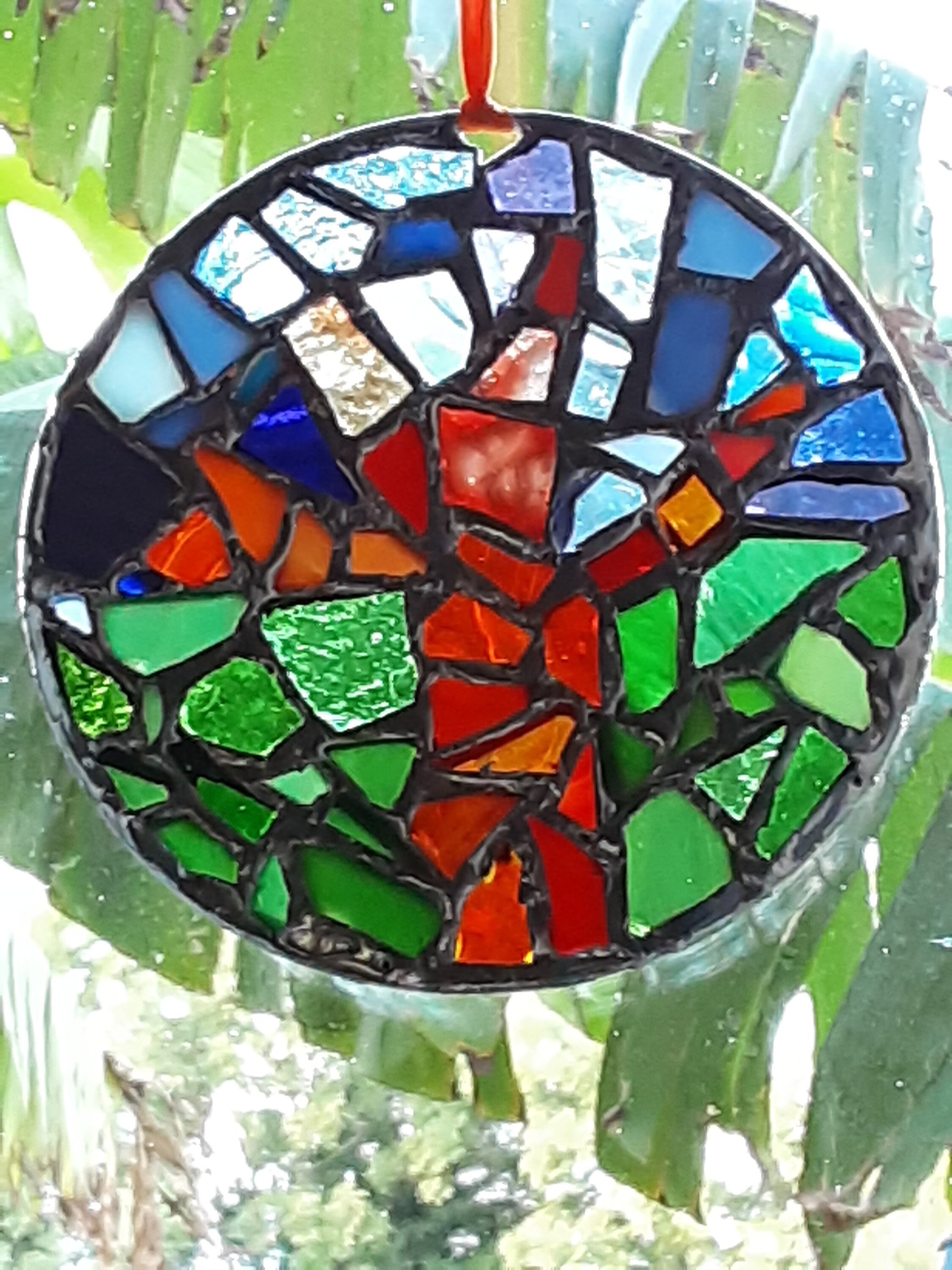 Suspension Ronde Vitrail Multicolore Unique Faite Main Modèle Original