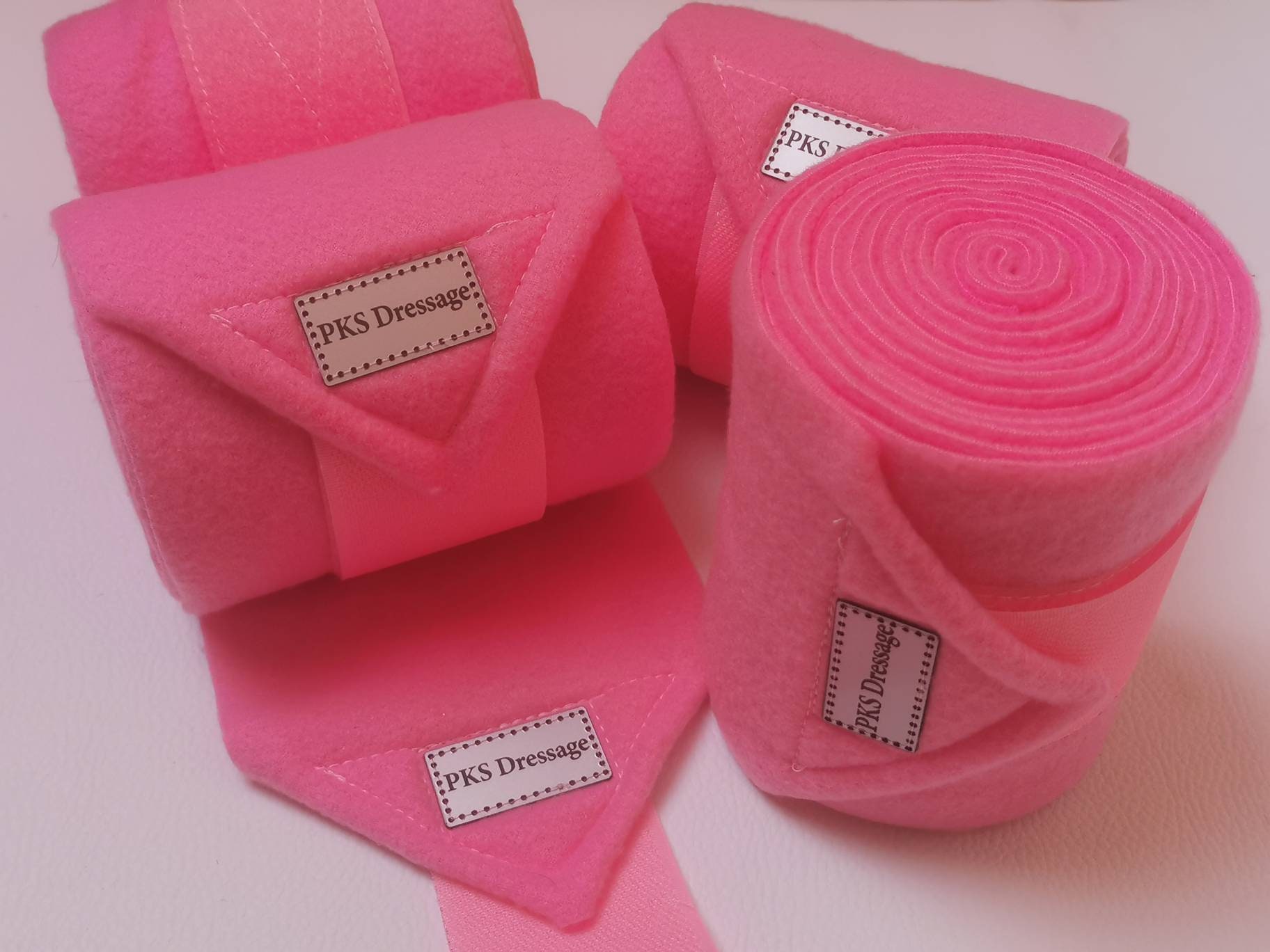 Set de Quatre Bandes Polo Cheval en Polaire Rose Barbie, Protection Membres Dressage.