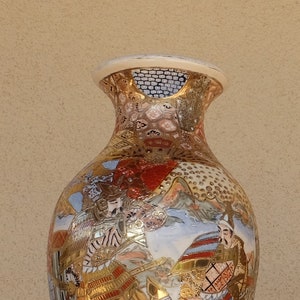 Stunning Unique Set of Japanese Satsuma Vases - Meiji Period Original