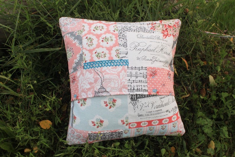 Cushion cover pink shabby patchwork image 3