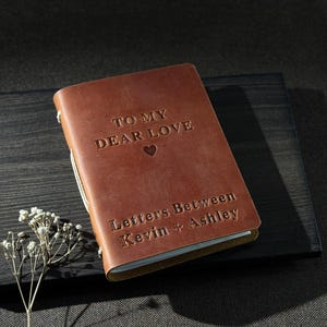 Cuaderno de cuero personalizado "Cartas a mi amor" - Diario con nombre personalizado - Regalo de San Valentín de aniversario de boda personalizado para él y para ella