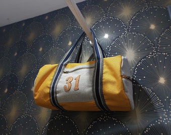 Sac de sport, sac forme bowling, jaune et beige, numéro 31.