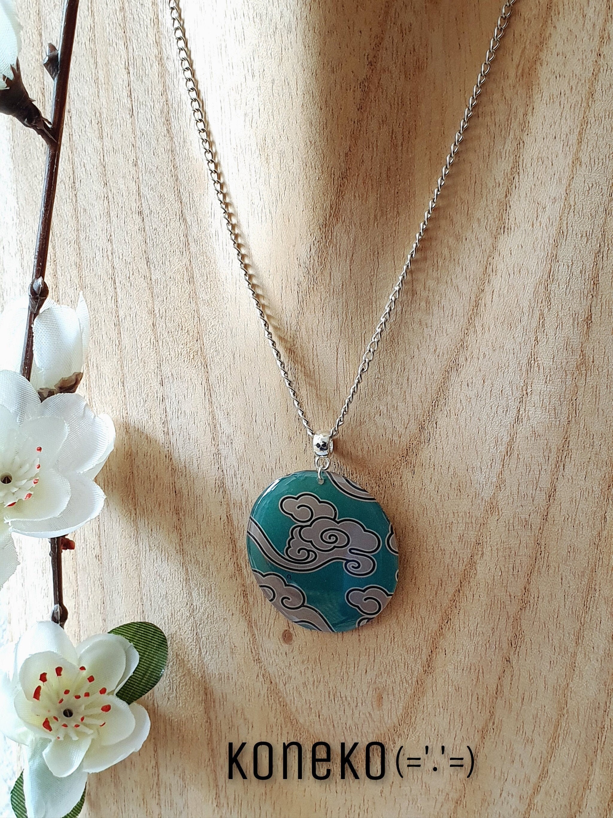 Japanese necklace traditional green and grey cloud patterns Handmade resin