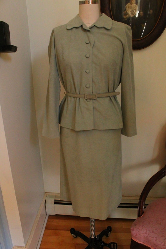 1940's Women's Suit with Scalloped Collar