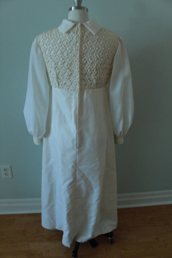 Early 1970’s Wedding Dress With Lace Overlay Bodi… - image 3