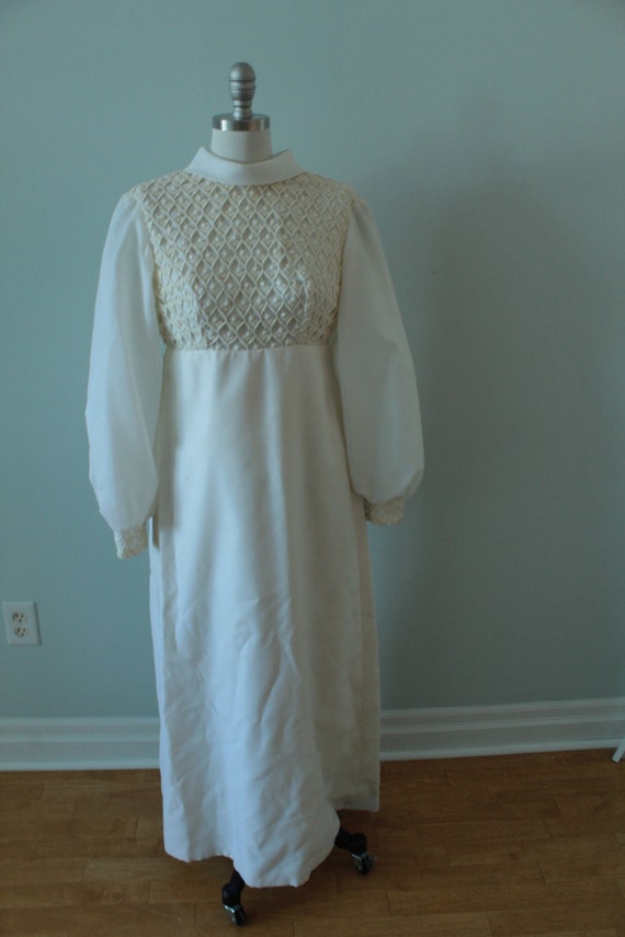 Early 1970’s Wedding Dress With Lace Overlay Bodi… - image 1