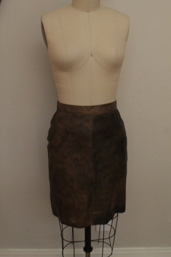 1980’s Vintage Brown Leather Vera Pelle Mini Skirt - image 1