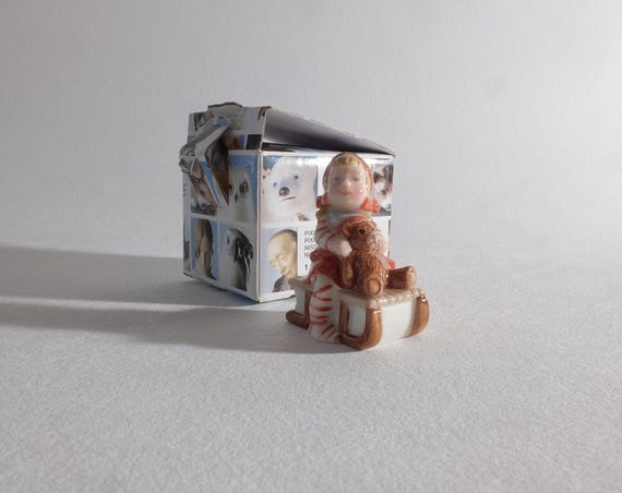 ロイヤルコペンハーゲン 置物 PIXIE WITH SLEIGH シリーズ ロイヤルコペンハーゲン 置物 PIXIE WITH SLEIGH シリーズ ロイヤル