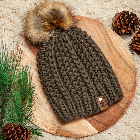 Luxury Knit Hat, Faux Fur Pom Beanie, Chunky Knit Hat  display picture 3