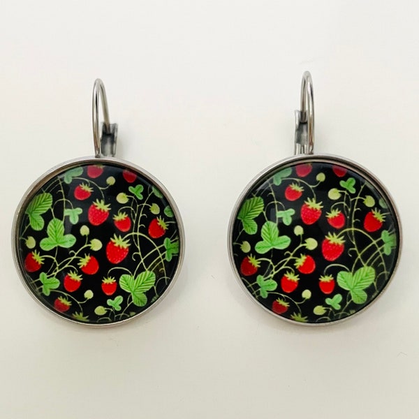 Boucles d’oreilles dormeuses cabochon fruit rouge