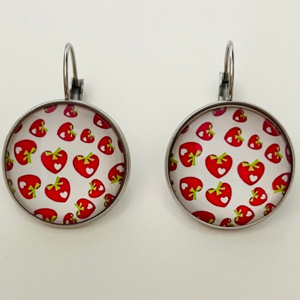 Boucles d’oreilles cabochon vintage fruit coeur