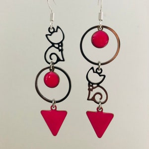 HANGING EARRINGS "Cat" enamelled sequin and charm