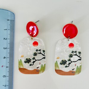 BOUCLES D'OREILLES pendantes Asie Japon avec breloque résine image 4