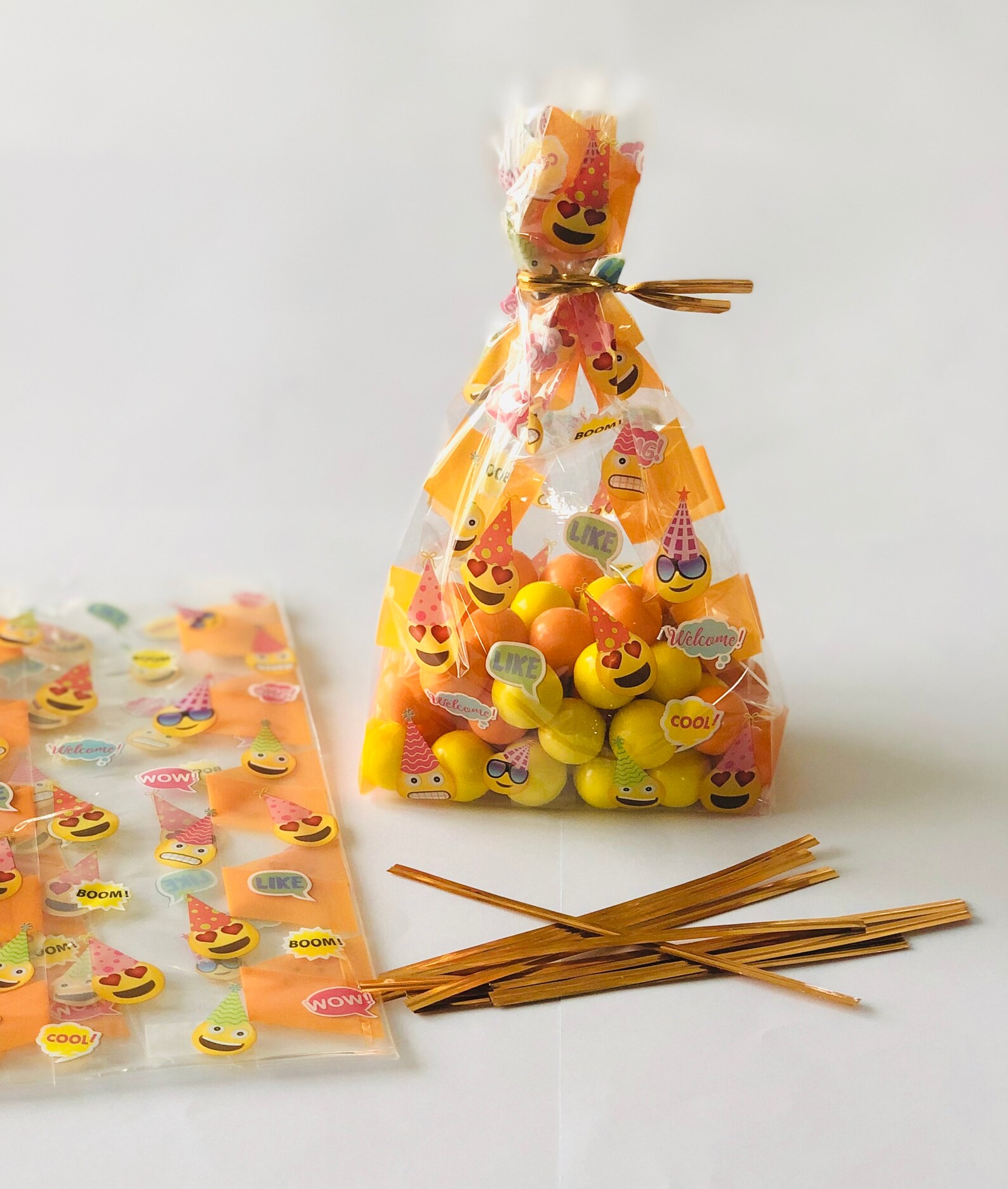 10 Emoji Bags Cello Bags Emoticon Smiley Faces Emoji Treat Etsy Norway