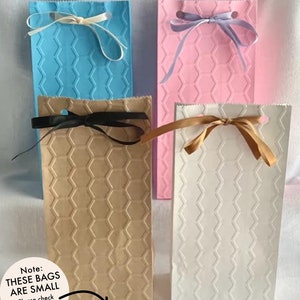 20 Honeycomb Bags, Embossed Ribbon Bag, Honey Bee Bags, Baby Shower Favors, Wedding Treats, Cookie Bags, Kraft Paper Bag, 3.5x2.25x7&quot;